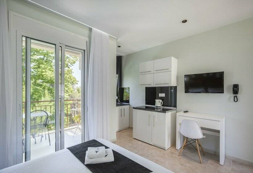 デラックスルーム, Avatel Eco Lodge