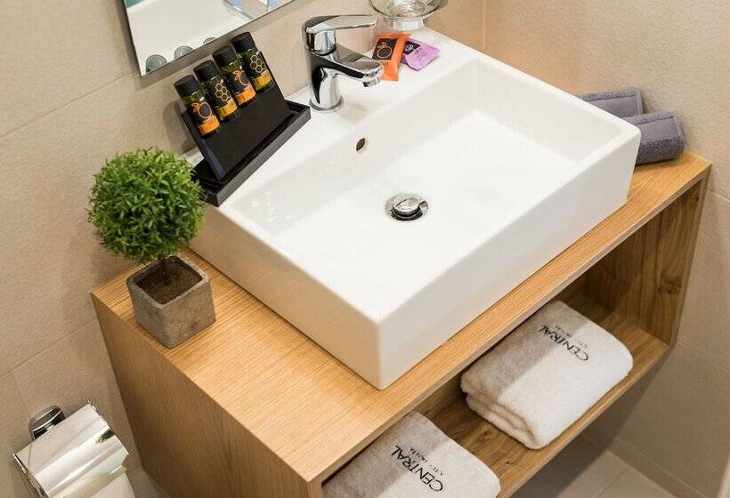 Номер Стандарт, Central City