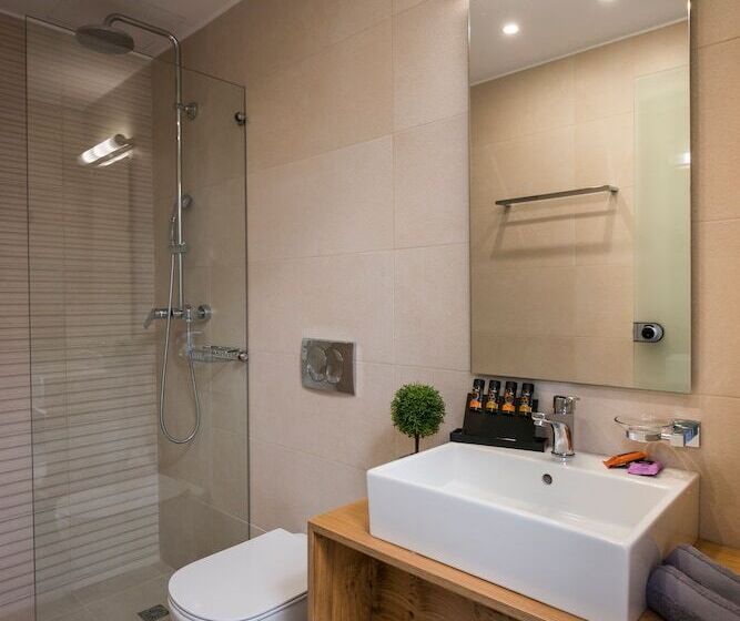 Номер Стандарт, Central City