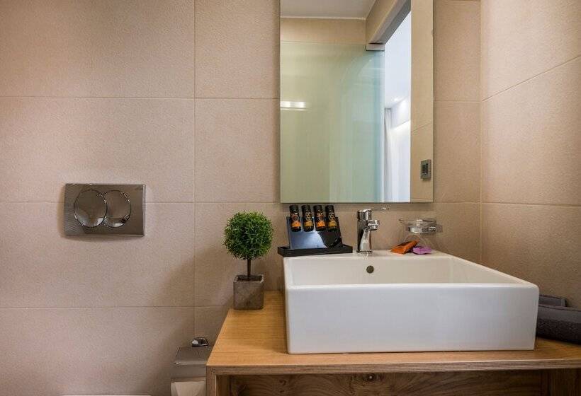 Номер Economy, Central City