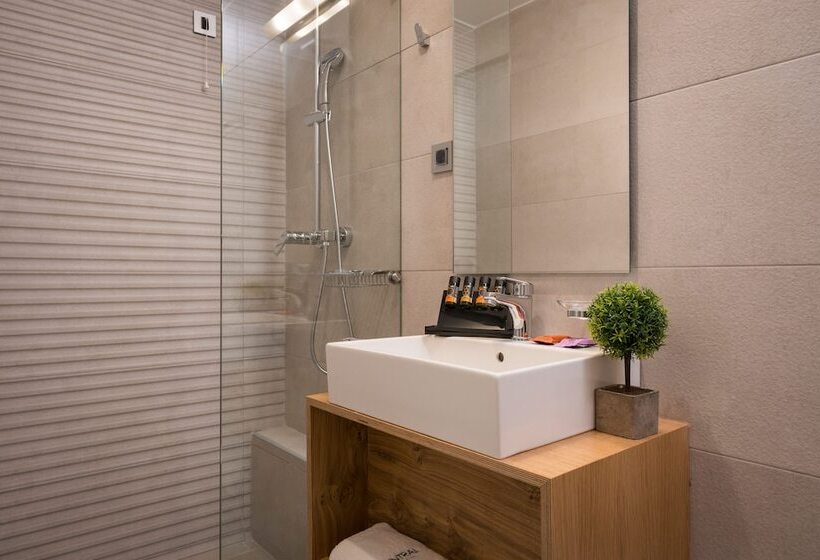 Номер Economy, Central City