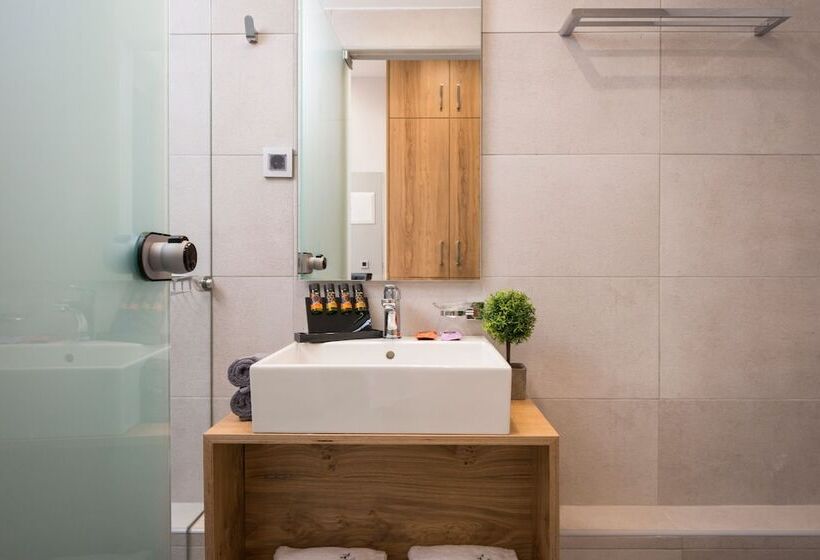 Номер Economy, Central City