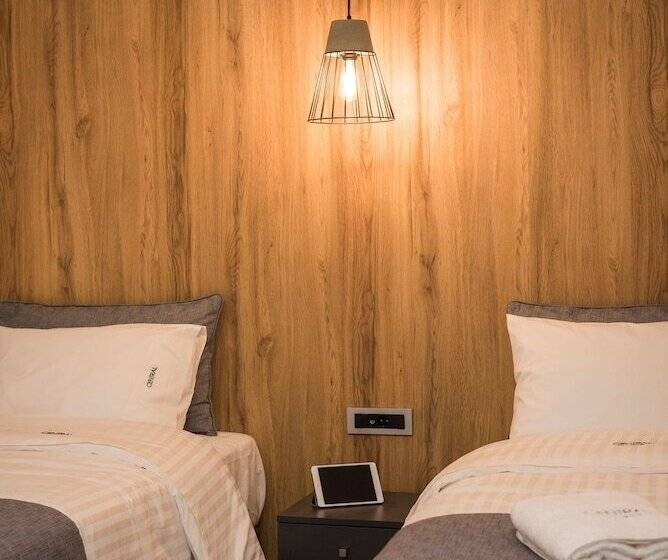 Номер Economy, Central City