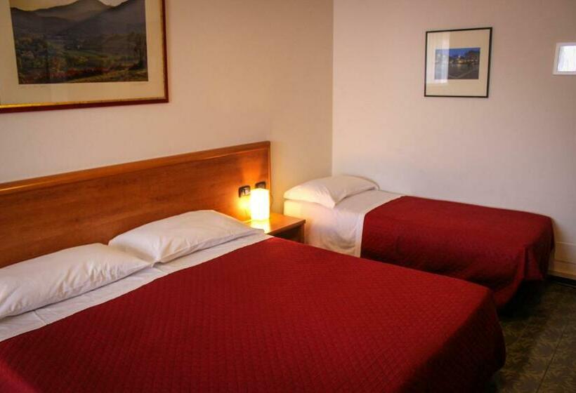 חדר סטנדרט לשלושה, Centrale