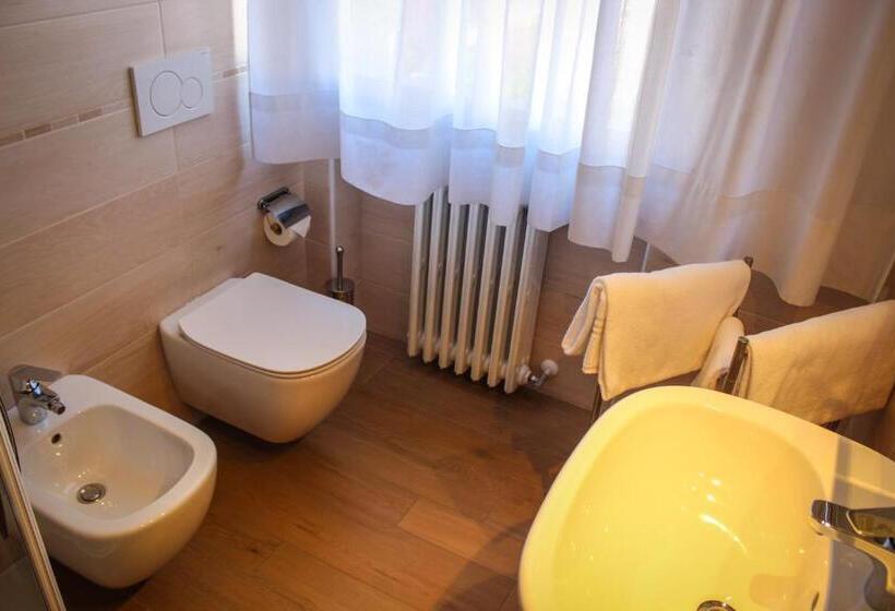 חדר סופריור לארבעה, Centrale