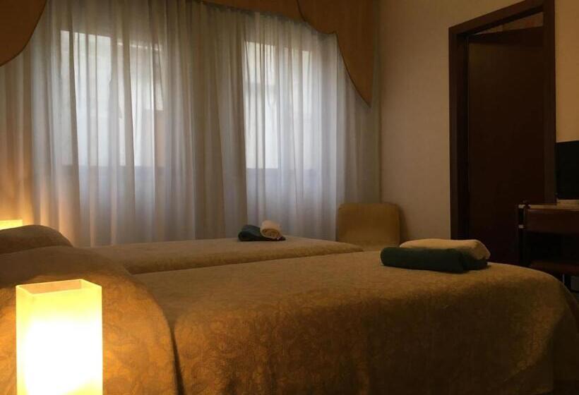 חדר סטנדרט, Centrale