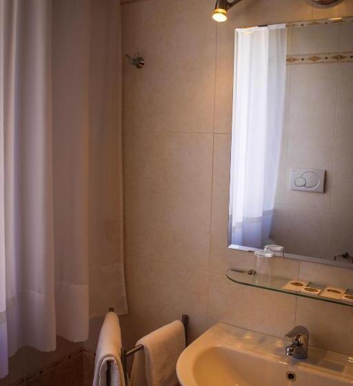 חדר משפחתי, Centrale