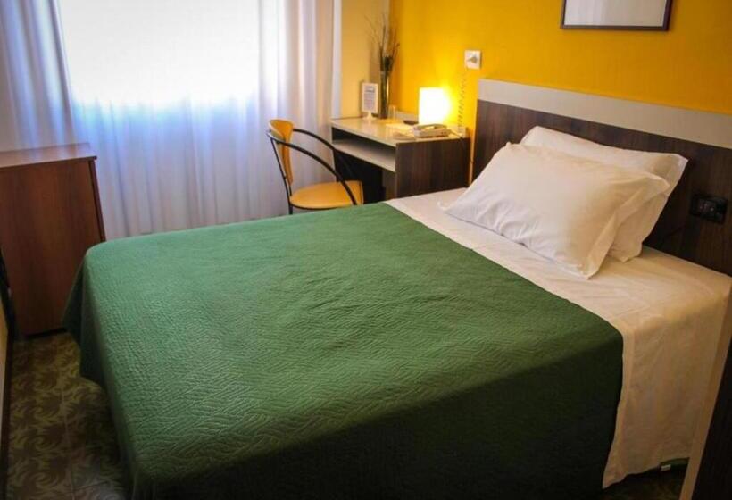 חדר בסיסי, Centrale