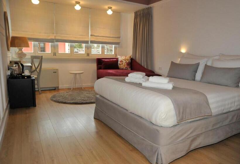 غرفة قياسية ثلاثية, Its Kale Boutique