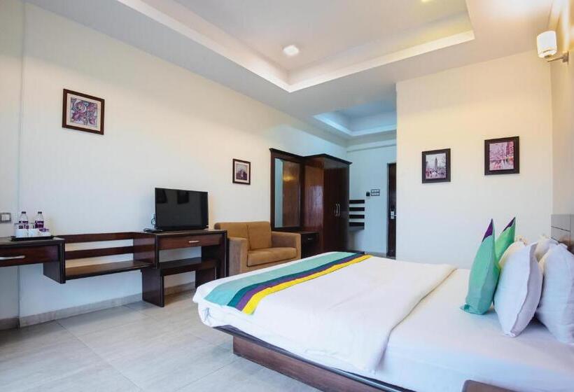 Deluxe Rum, Treebo Reveniir Resort