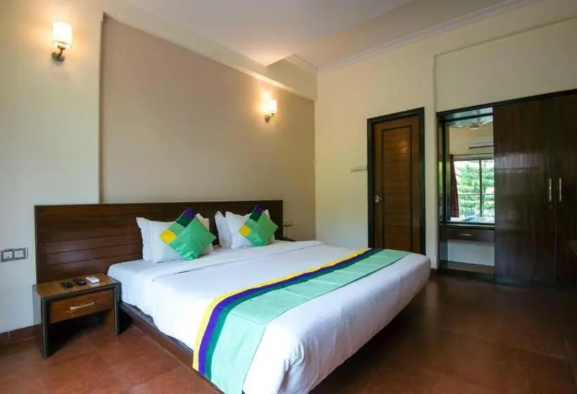 スーペリアールーム, Treebo Reveniir Resort
