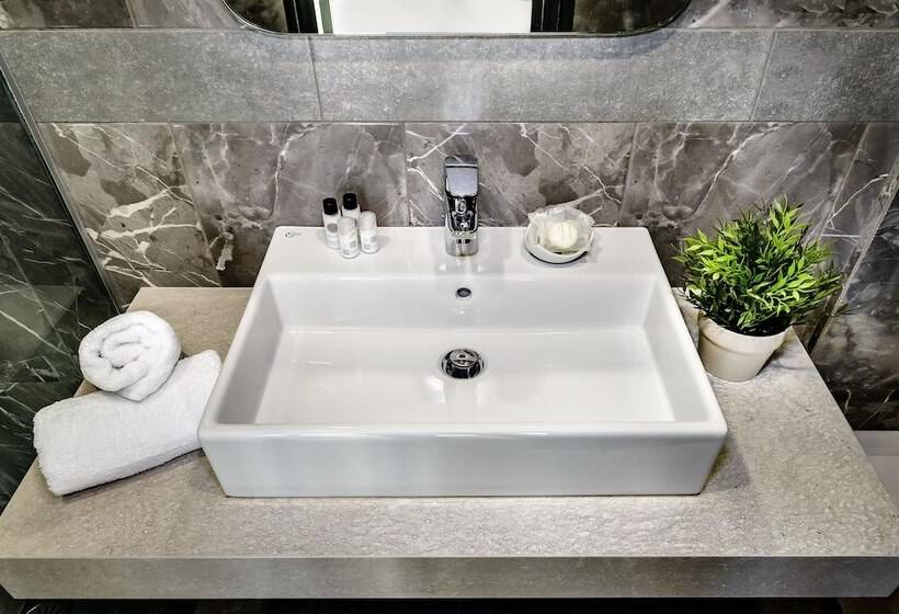 غرفة قياسية مزوَّدة بشُرفة, Mosaic