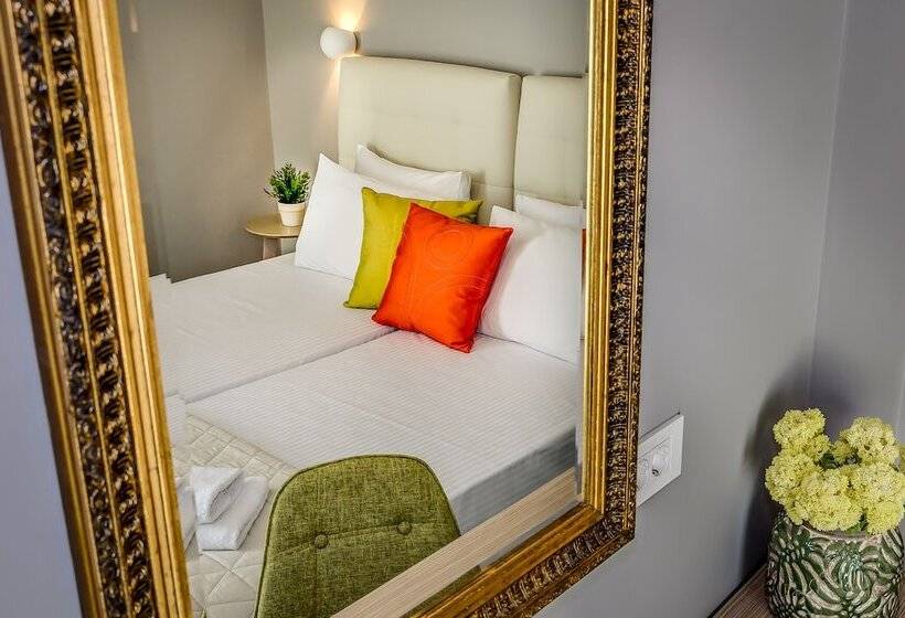 غرفة قياسية مزوَّدة بشُرفة, Mosaic