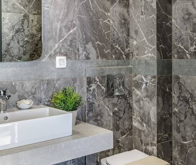 Deluxe Suite, Mosaic