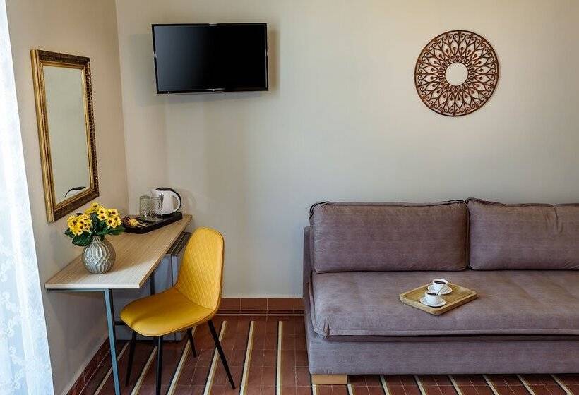 جناح ديلوكس, Mosaic