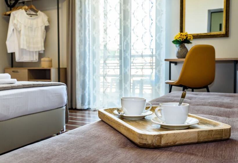 Deluxe Suite, Mosaic