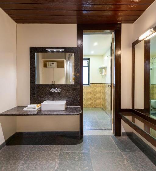 سوییت خانوادگی, Brahma Niwas   Best Lake View Hotel In Udaipur