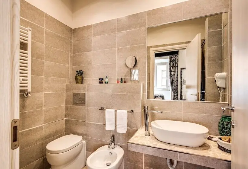 سوییت جونیور, Piazza Di Spagna Comfort Rooms