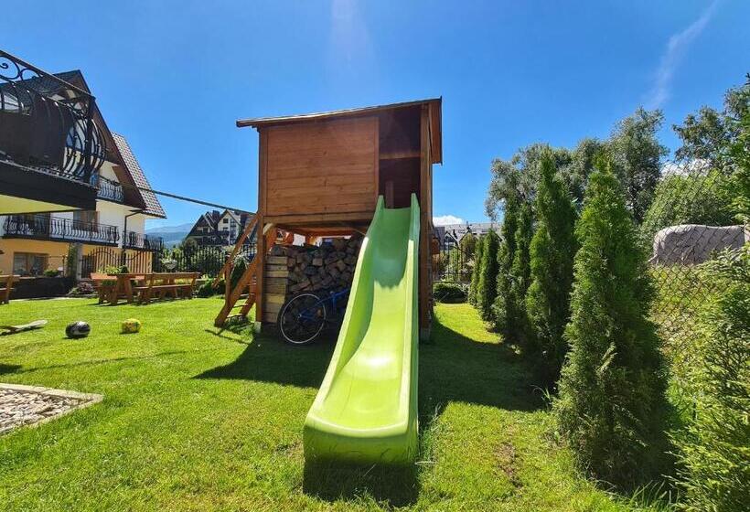 اتاق استاندارد چهار تخته, Willa Wrzos