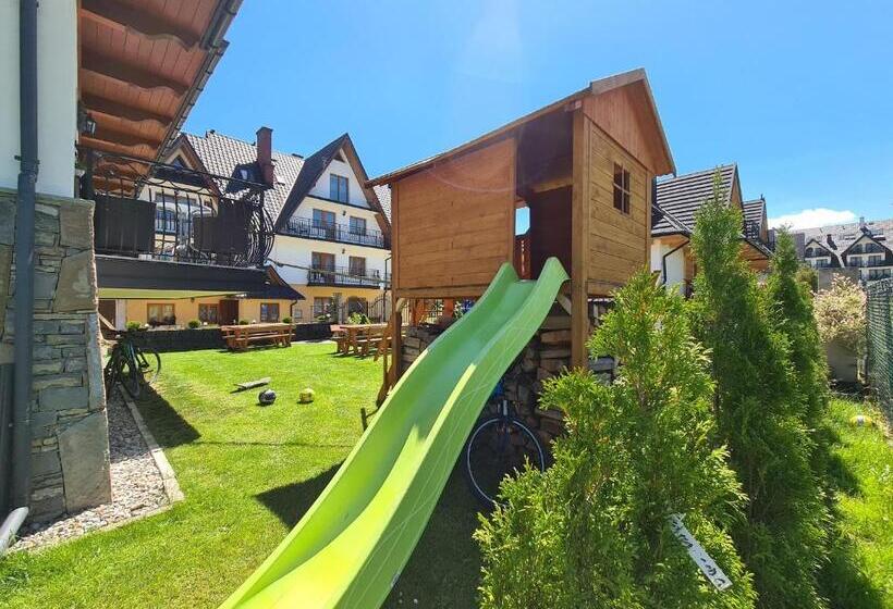 اتاق استاندارد چهار تخته, Willa Wrzos