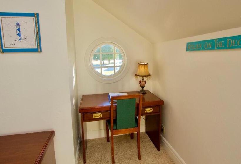 غرفة قياسية مطلّة علي البحيرة, Baileys Harbor Yacht Club Resort