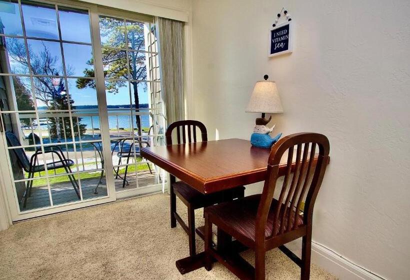 غرفة قياسية مطلّة علي البحيرة, Baileys Harbor Yacht Club Resort