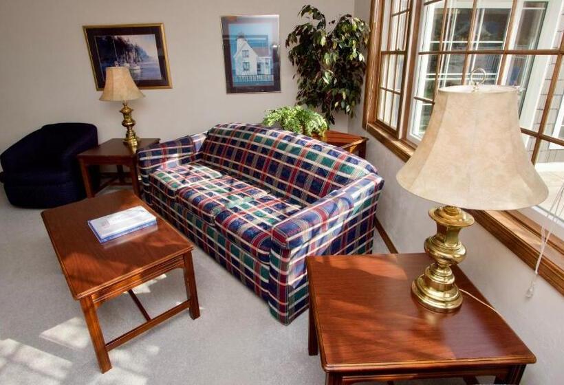 جناح مطلّ علي حمام السباحة, Baileys Harbor Yacht Club Resort