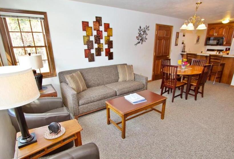 جناح مزوَّد بشرفة, Baileys Harbor Yacht Club Resort