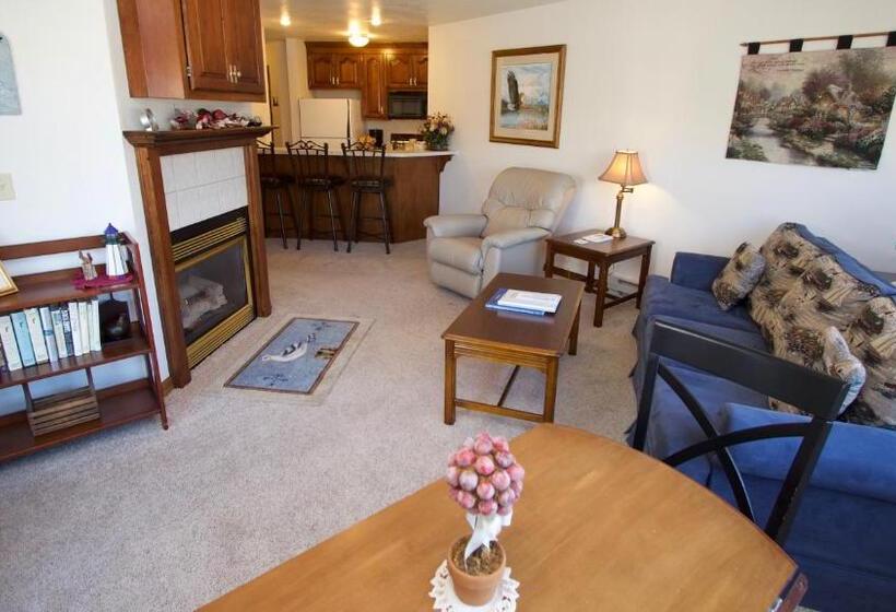 جناح سرير كينج, Baileys Harbor Yacht Club Resort