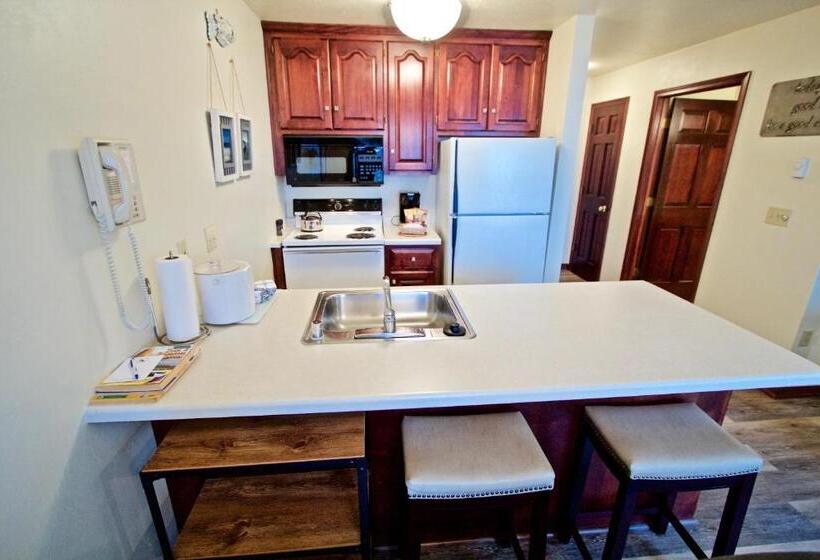 جناح سرير كينج, Baileys Harbor Yacht Club Resort