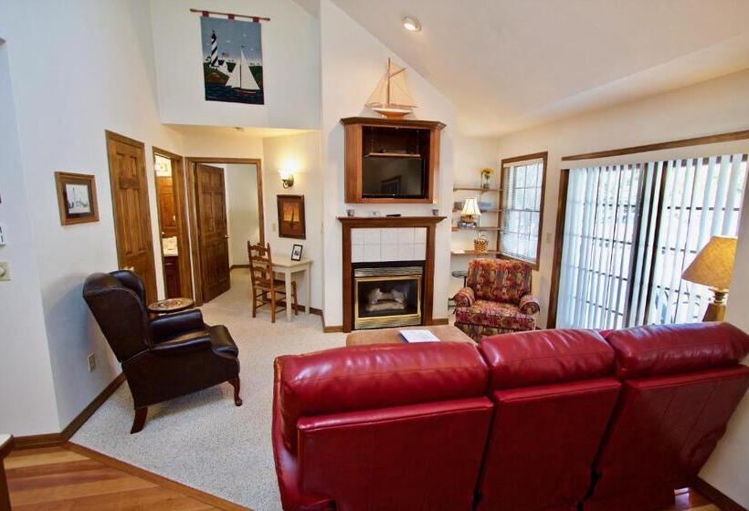 جناح, Baileys Harbor Yacht Club Resort