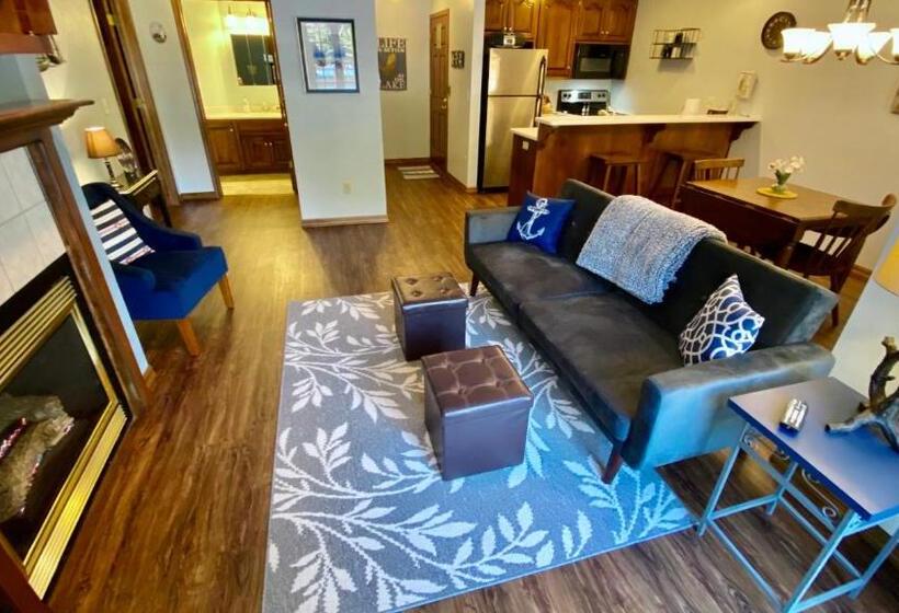 جناح سرير كينج, Baileys Harbor Yacht Club Resort