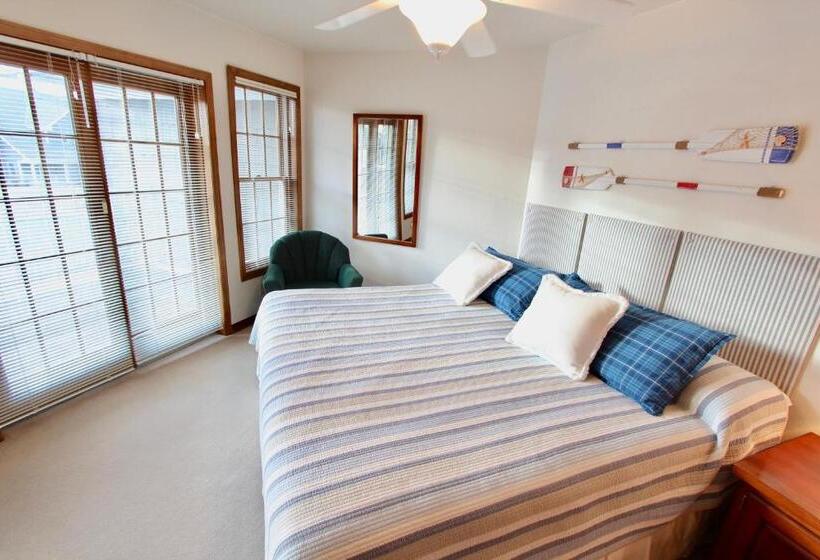 Люкс с Балконом, Baileys Harbor Yacht Club Resort