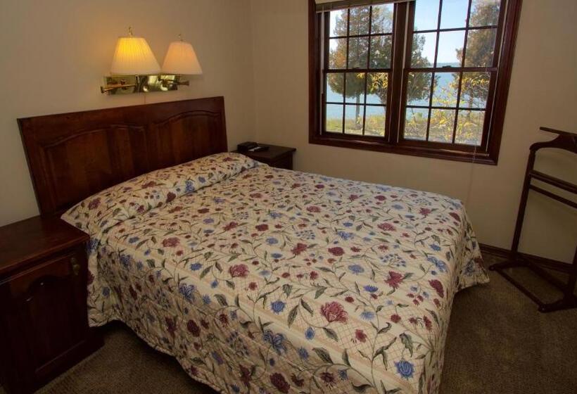 جناح, Baileys Harbor Yacht Club Resort