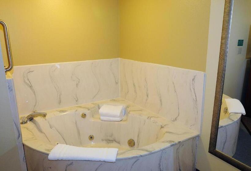 Люкс Deluxe Кровать Кинг, Americinn By Wyndham Sioux Falls
