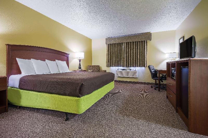 חדר סטנדרט עם מיטת קינג, Americinn By Wyndham Sioux Falls