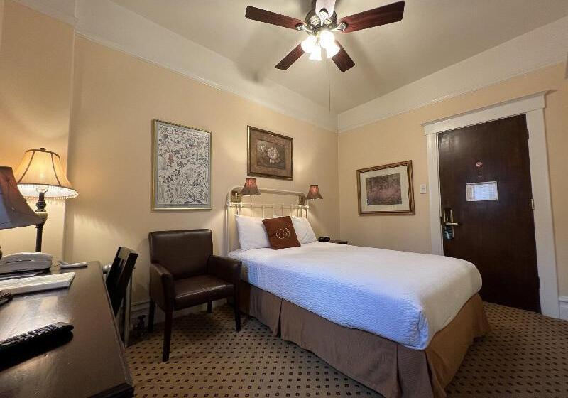 غرفة قياسية, The Andrews