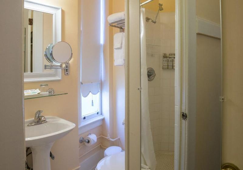 غرفة قياسية سرير كينج, The Andrews