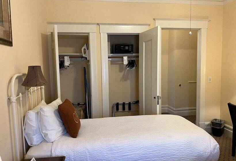 غرفة قياسية, The Andrews