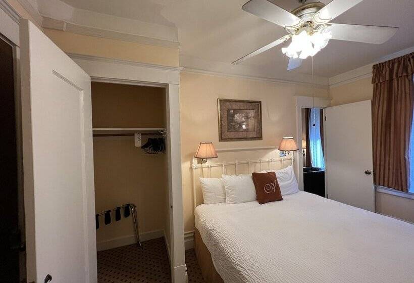 جناح, The Andrews