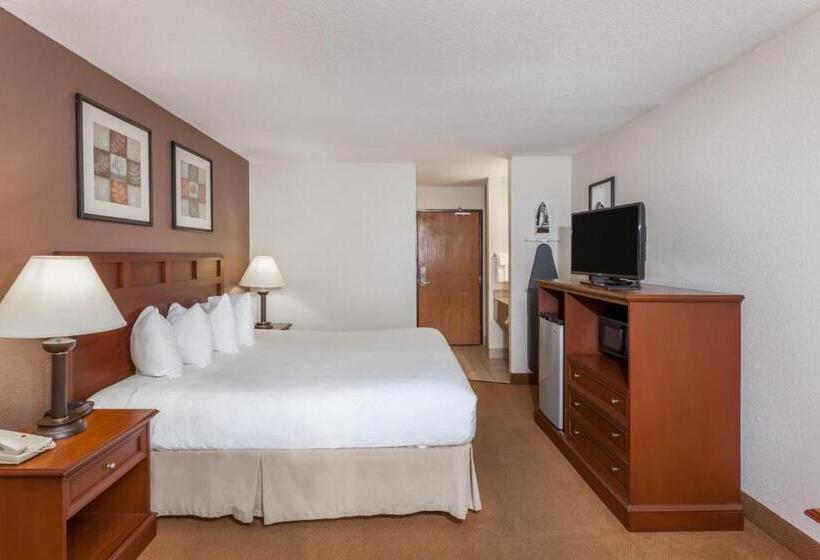 חדר סטנדרט עם מיטת קינג, Baymont By Wyndham Tuscola