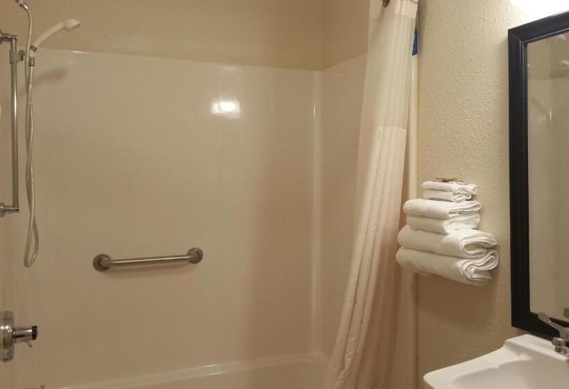 חדר סטנדרט מותאם לאדם עם מוגבלויות, Baymont By Wyndham Tuscola