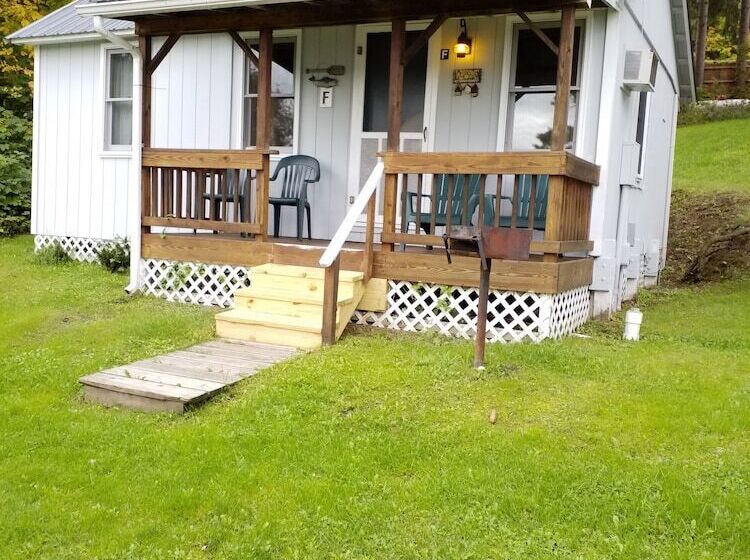 2间卧室的房子, Bayside Inn & Marina