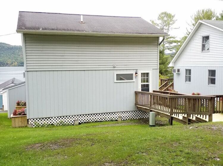 3间卧室的房子, Bayside Inn & Marina