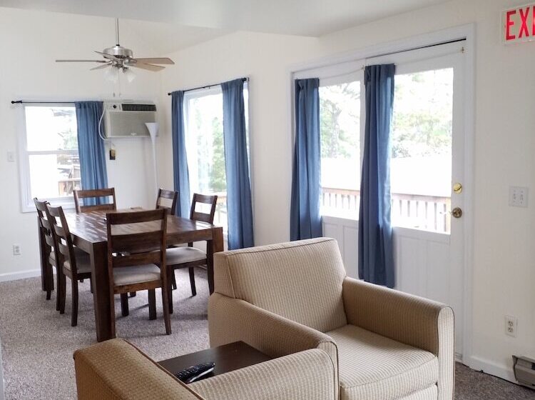 3间卧室的房子, Bayside Inn & Marina