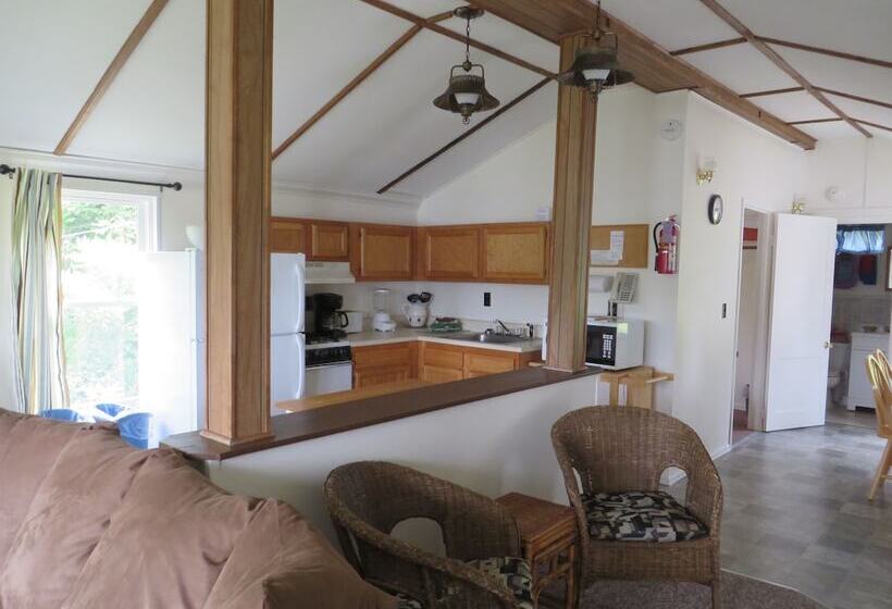 2间卧室的房子, Bayside Inn & Marina