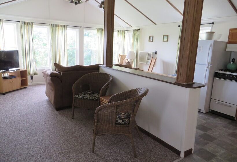 2间卧室的房子, Bayside Inn & Marina