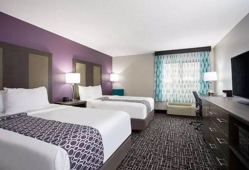 山の見えるスイートデラックスルーム, La Quinta Inn By Wyndham Roanoke Salem