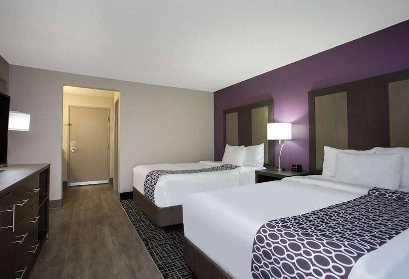 Люкс Deluxe Вид на Горы, La Quinta Inn By Wyndham Roanoke Salem