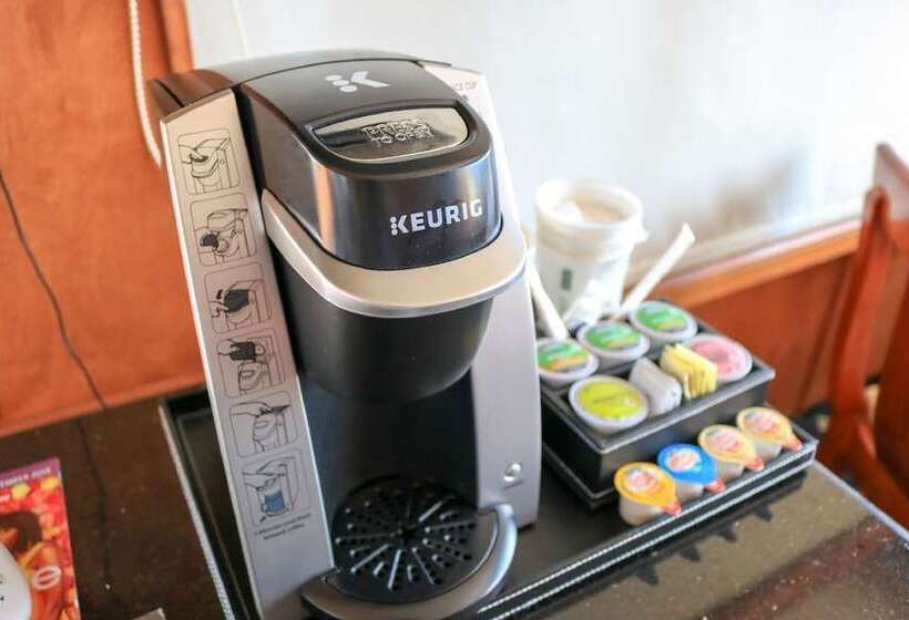 جناح, The Antlers, A Wyndham